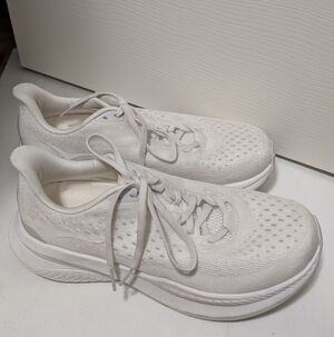 Hoka Mach 6 LA Running Shoes Triple White 1164033 WWH Womens Size 11 B